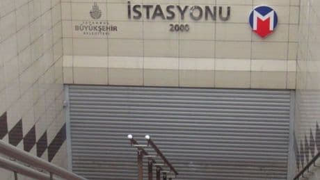 Taksim'deki metro istasyonları kapatıldı