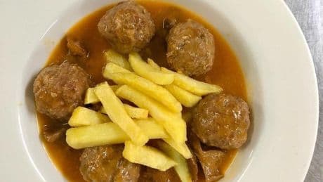 El santuario del papeo castellano donde disfrutar de unas ricas asadurillas de cabrito o unos finos garbanzos Pedrosillanos ...