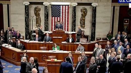 Eklat in Washington – Gedenkminute für Charlie Kirk gerät zu lautstarkem Streit