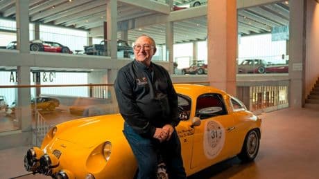 Rallyfanaat Guy Moerenhout heeft museum met 200 klassiekers: ’Vanwege plaatsgebrek moest ik auto’s verkopen’