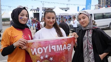 Gaziantep Stadyumu'nda kupa coşkusu başladı!