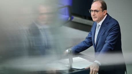 Knallharte Dobrindt-Ansage - „Haft oder Heimflug“