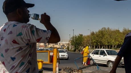 Iran Extends Government Shutdowns Amid Soaring Heat and Power Cuts