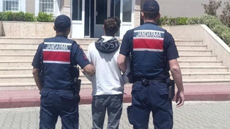 "MİT personeliyim" diyerek yaşlı adamı 10 milyon lira dolandırdılar