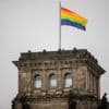 Debatte über Pride-Flagge: Abgeordnete müssen Regenbogenfahne von ihren Büros entfernen