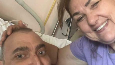 Mamma dona il rene al figlio (affetto da malattia rara): «Per lui inizia una seconda vita». La storia di Paola e Lelio