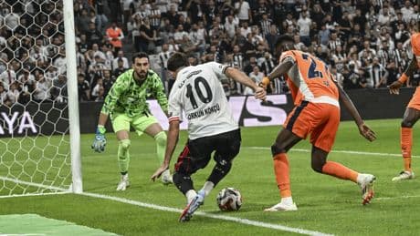 Beşiktaş, Başakşehir'i evinde mağlup etti