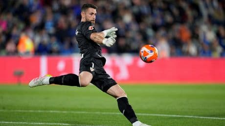Frente a la exuberancia del Barça, el Athletic que mejor defiende
