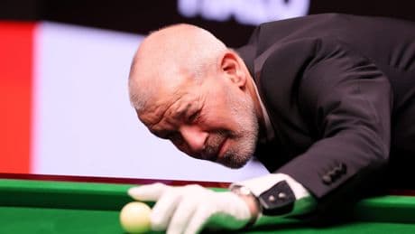 Iconische scheidsrechter Jan Verhaas (58) stopt: ’Zoveel respect had Ronnie O’Sullivan voor mij’