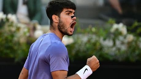 Carlos Alcaraz neemt teruggekeerde Jannik Sinner te grazen in finale van Rome