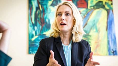 Umfragewerte fast halbiert – Schwesig strebt dennoch dritte Amtszeit an