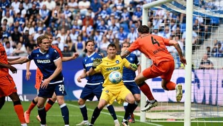 2. Fußball-Bundesliga: 0:3 in Karlsruhe: Paderborn beendet Saison als Vierter