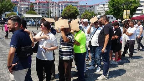 Samsunspor taraftarlarının kombine alımı Yeşilçam film sahnelerini hatırlattı
