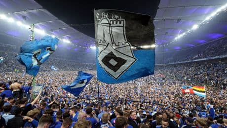 2. Fußball-Bundesliga: Feuerwerk, Bierdusche, Autokorso: HSV feiert den Aufstieg