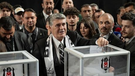 Beşiktaş'ta Serdal Adalı yeniden başkan!