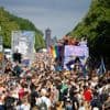 CSD Berlin 2025 im Newsblog: Mehrere Hunderttausend fordern und feiern queere Freiheiten