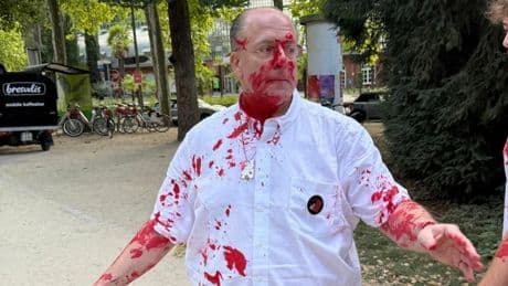 Klimacamp in Frankfurt: Jüdische Aktivisten mit roter Farbe attackiert