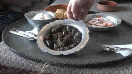 Yapması saatler alıyor, bitmesi saniye sürmüyor! Coğrafi işaretli lezzeti deneyen favorilerine ekliyor