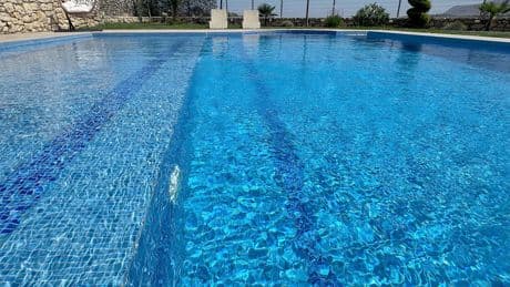 Tragödie im Urlaubsparadies - Junge (6) aus Deutschland stirbt nach Sprung in Pool