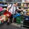 ‘Drooggelegd’ Nijmegen gaat ‘nuilend’ de Vierdaagseweek in: geen bier uit supermarkt