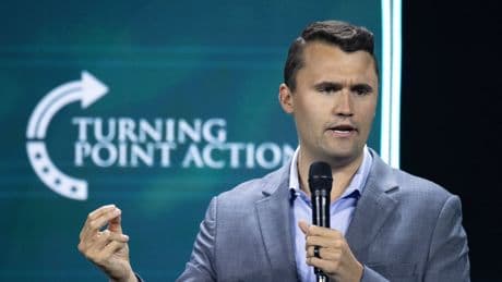 ¿Quién es Charlie Kirk, el activista conservador y aliado de Trump que ha fallecido en Utah tras ser tiroteado?