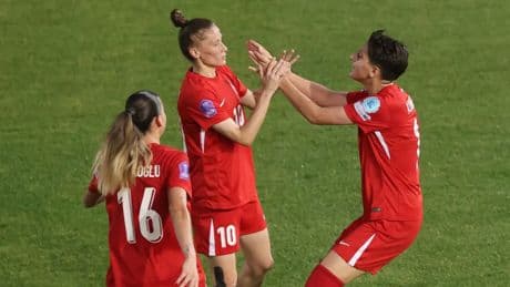 Milliler Yunanistan'ı devirdi: Play-out bileti aldı!