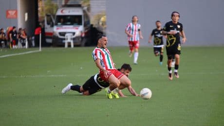 Karşıyaka evinde kaybetti ve play-off'a veda etti