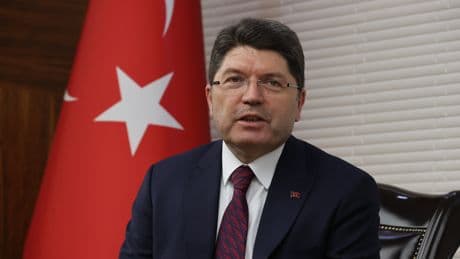 Yılmaz Tunç'tan 10. Yargı Paketi'ne ilişkin açıklama: "1 yıl ceza alan 18 gün cezaevinde kalacak"