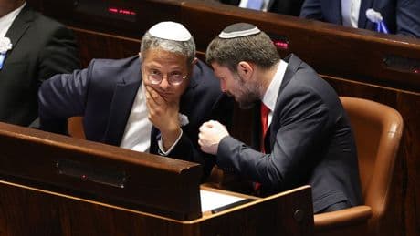 Te extreem voor het leger en een zelfverklaarde ‘fascistische homofoob’. Wie zijn de Israëlische ministers die niet meer welkom zijn in Nederland?