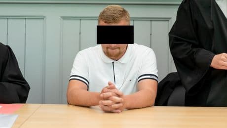 Mädchen von Landmaschine überrollt - Starb Jenny (14), weil der Bauer zu schnell überholte?