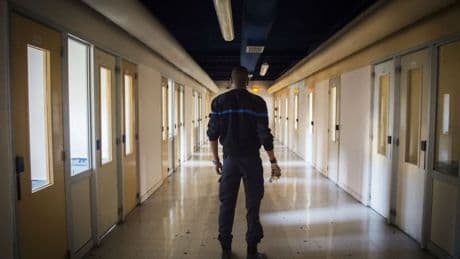 Trois détenus, dont le revendicateur de l'assassinat du professeur Dominique Bernard, placés en garde à vue pour un projet d'évasion