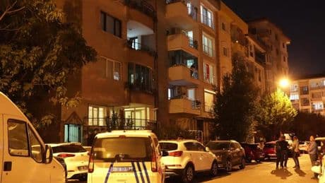 Hava almak için çıktığı balkondan düşüp öldü