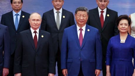Entouré de Vladimir Poutine et des grands d'Eurasie, Xi Jinping dénonce un esprit de «guerre froide»