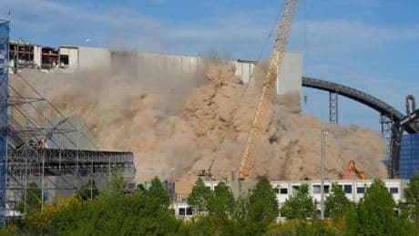 „Erfolgreich durch eine Sprengung zu Boden gebracht“