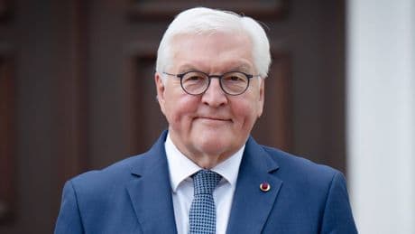 Frauen-EM: Bundespräsident Frank-Walter Steinmeier gegen Spanien im Stadion