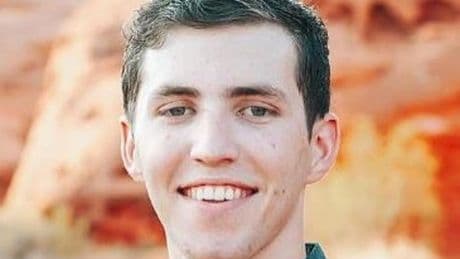 Lo que se sabe del francotirador: un estudiante brillante hijo de un sheriff mormón