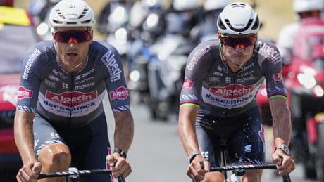 Mathieu van der Poel kan prachtige vlucht net niet bekronen, Tim Merlier pakt negende etappe in de Tour de France