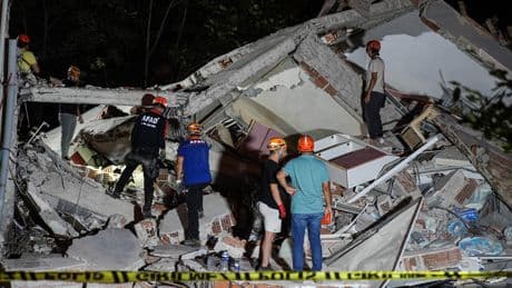 Balıkesir'de 6.1 büyüklüğünde deprem! Bir kişi hayatını kaybetti, 29 kişi yaralandı