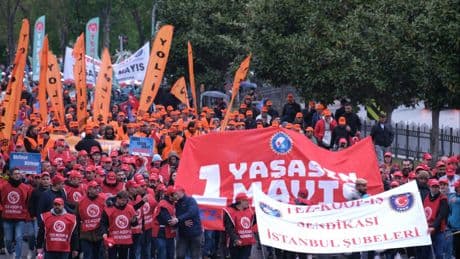 Kartal'da 1 Mayıs: On binlerce işçi talepleriyle yürüdü