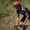 VIDÉO. Tour de France : Julian Alaphilippe arrache une pancarte à une supportrice pour se réchauffer