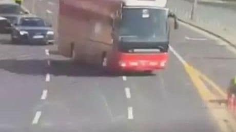 Son dakika... Polisin dur ihtarına uymamıştı! CHP'nin otobüs şoförü hakkında istenen ceza belli oldu