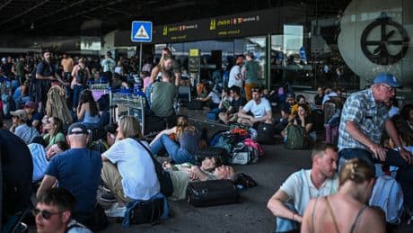 Chair of Spanish electricity grid hits out at ‘misinformation’ after mass blackouts