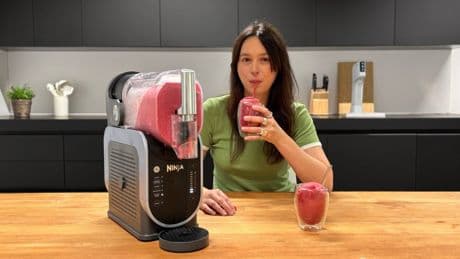 Von Saft bis Frappé: Wie schlägt sich die Slush-Maschine von Ninja im Test?