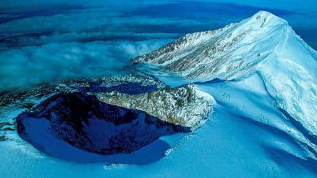 Sciences : des volcans de glace et de feu ?