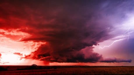 Suhl - Gewitter legt Straßen mit umgestürzten Bäumen lahm