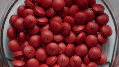 Tylenol still safe to use in pregnancy, Canadian doctors say after review