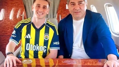 Kerem Aktürkoğlu Fenerbahçe formasını giydi
