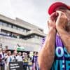 Klimaatactivisten protesteren op het Mediapark. 'NOS, wees eerlijk'