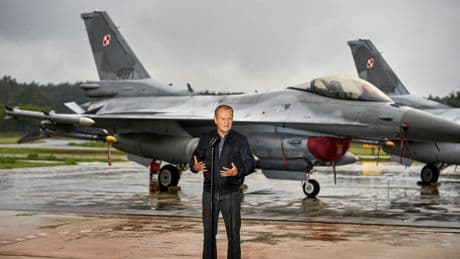 Pologne : la défense aérienne en «alerte maximale», des avions de combat ont lancé des «opérations préventives»