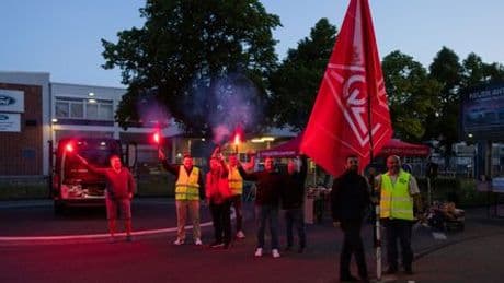 Automobilbranche: Ford-Arbeiter lassen Produktion in Köln stillstehen